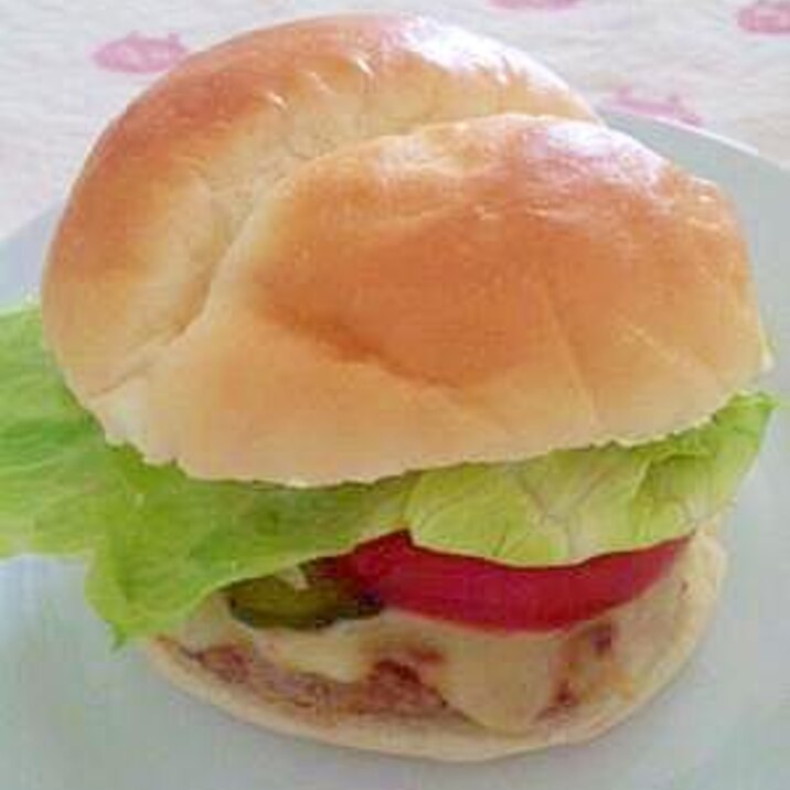 玉葱抜き Tlt トマトレタスチーズ ハンバーガー レシピ 作り方 By アコラ33 楽天レシピ 玉葱抜き Tlt トマトレタスチーズ ハンバーガー レシピ 作り方 By アコラ33 楽天レシピ